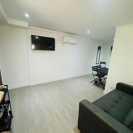 Piso Con Jardin, De Playa Fenals Льорет-де-Мар