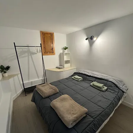 Piso Con Jardin, De Playa Fenals