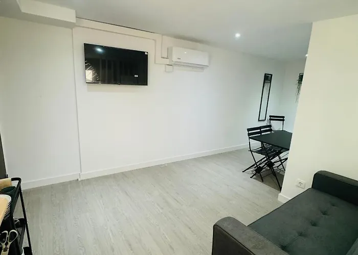 Piso Con Jardin, De Playa Fenals Льорет-де-Мар