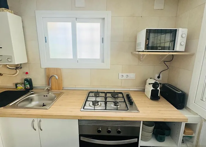 Piso Con Jardín, De Playa Fenals Apartamento