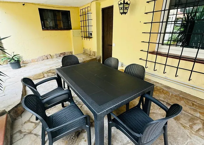 Апартаменти Piso Con Jardin, De Playa Fenals