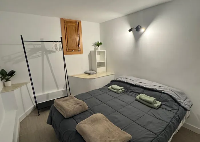 Piso Con Jardin, De Playa Fenals