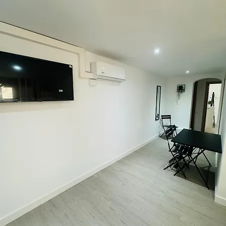Апартаменти Piso Con Jardin, De Playa Fenals